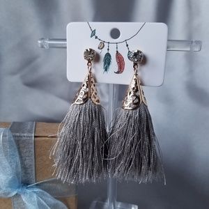 New great tassel gold tone earrings